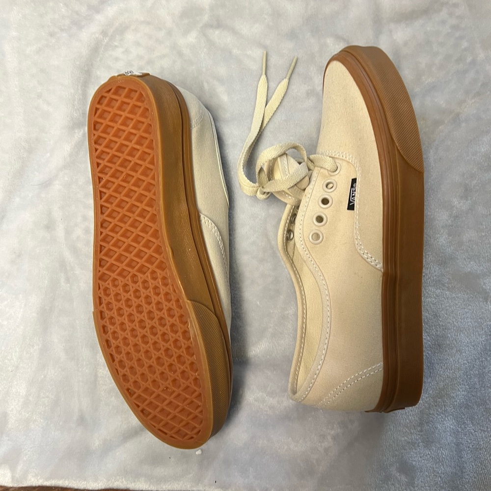 Tan vans size 8.5 women’s, 7 in men’s